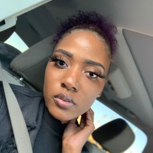 Meet your Posher, Constance